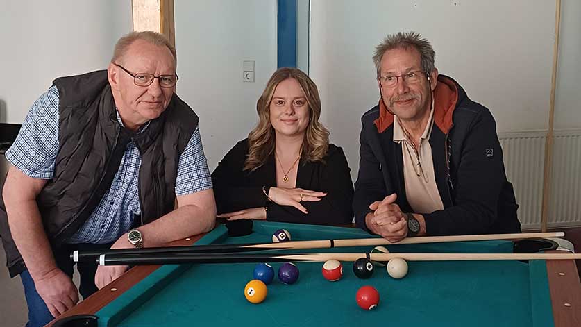 Nele Krüger (IN VIA) mit dem Bürgermeister Volker Wulff (Itzstedt) und dem Bürgermeister Peter Scharbau (Nahe) zum Start der OKJA.